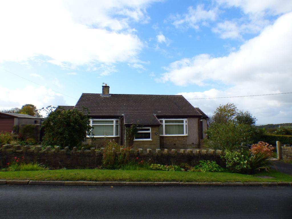 Buxton Old Road, Disley, Stockport, SK12 3 bed detached bungalow for