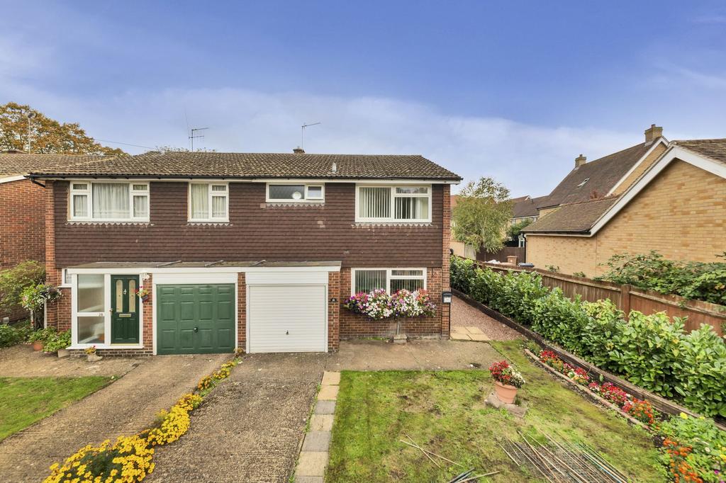 Hoddesdon Road, Stanstead Abbotts 3 bed semidetached house £550,000