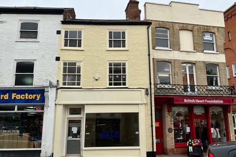 Retail property (high street) to rent, 46 Eastgate Louth LN11 9NJ
