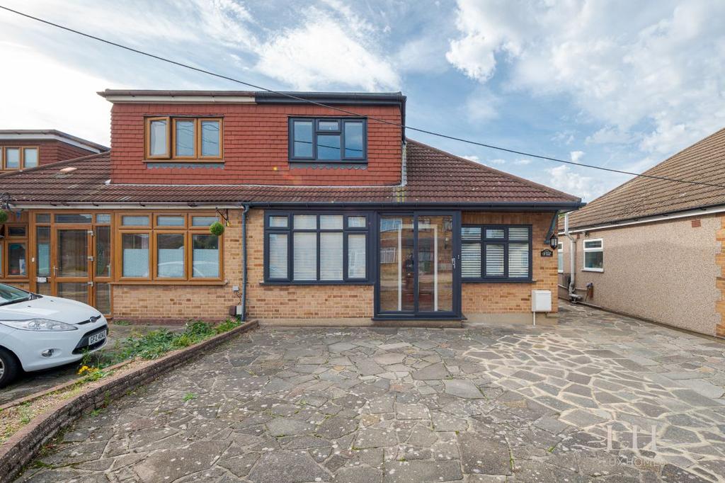 Briscoe Road, Rainham 4 bed semidetached house £525,000