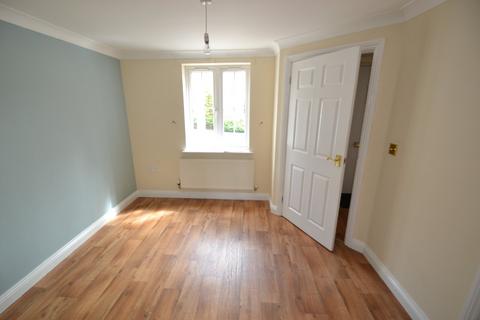 3 bedroom semi-detached house to rent, Hawks Drive, Tiverton, Devon, EX16