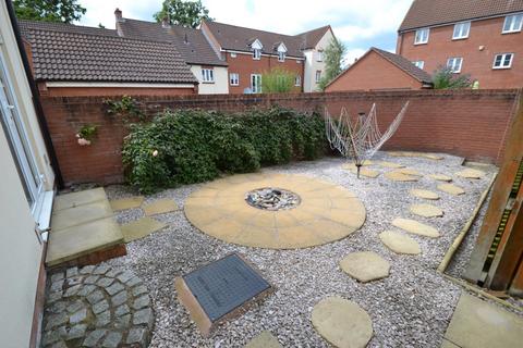 3 bedroom semi-detached house to rent, Hawks Drive, Tiverton, Devon, EX16