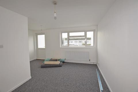 4 bedroom terraced house to rent, Oak Close, Bognor Regis, PO22