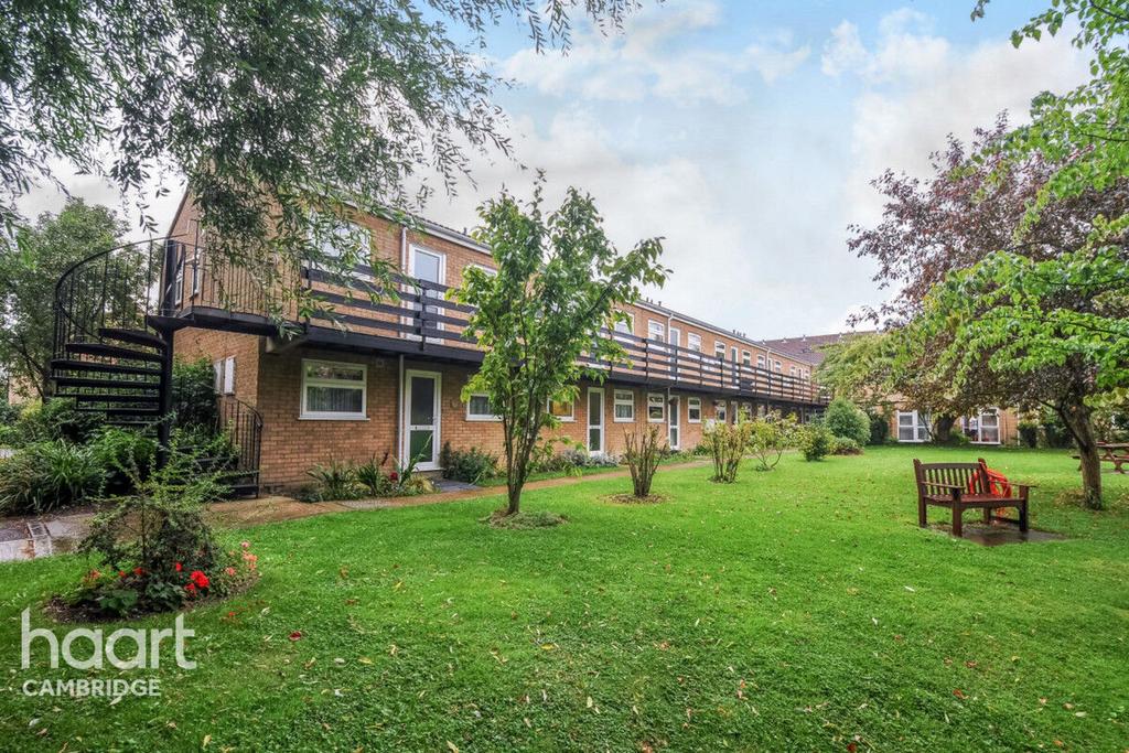 Oyster Row, Cambridge 2 bed apartment for sale £270,000