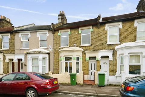 3 bedroom terraced house for sale - Torrens Road, Stratford, London, E15