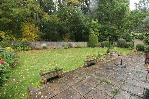 18 Carlton Gate, Broome Manor, Swindon, SN3 1NF