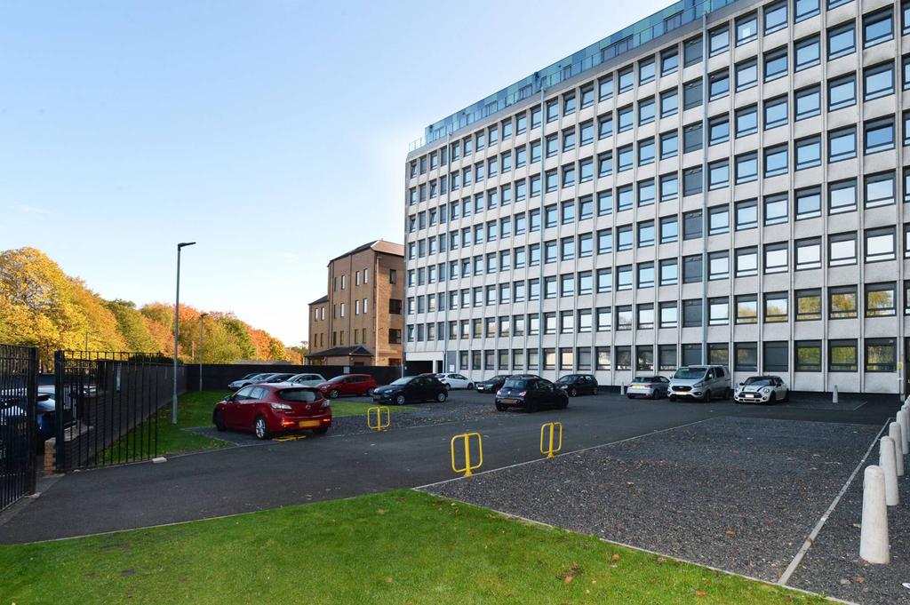 Flat 57, 5 Elfin Square, 1 bed flat £160,000