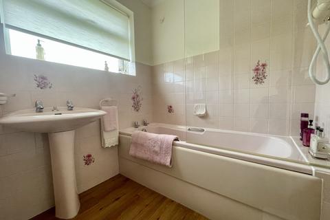 2 bedroom bungalow for sale - Mill Way, Polegate, East Sussex, BN26