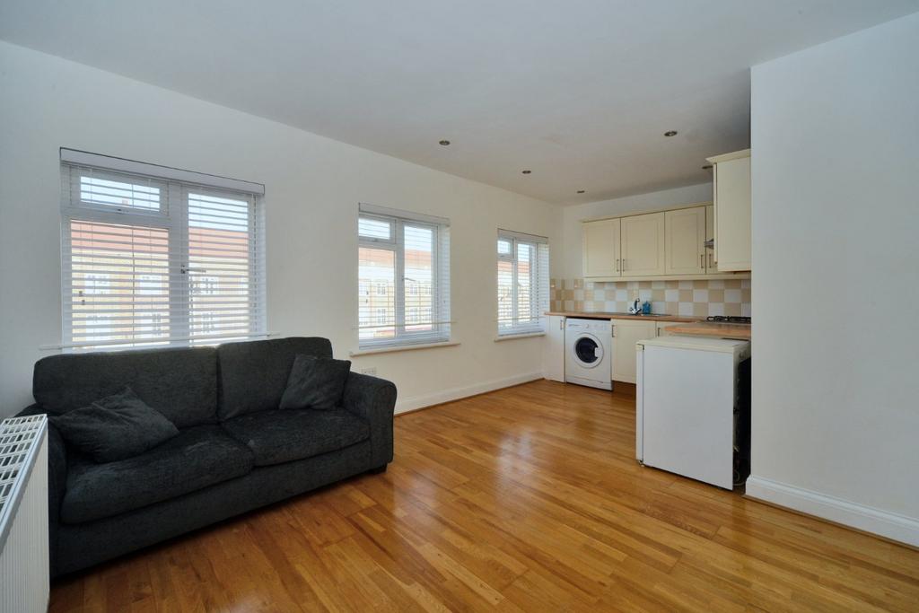 Stoneleigh Broadway, Epsom, Surrey, KT17 2 bed for sale £