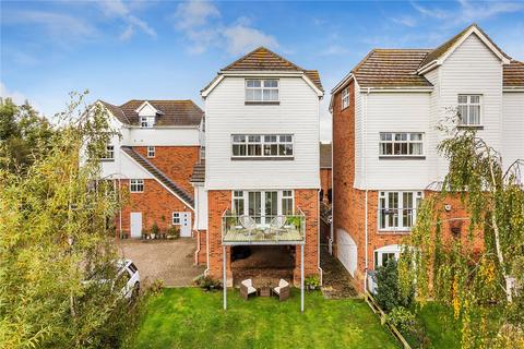 3 Eden View, Edenbridge, TN8 5FE