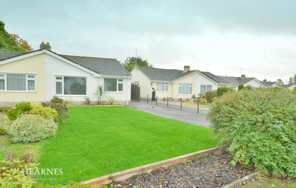 Martindale Avenue, Colehill, Dorset, BH21 2LF 3 bed bungalow for sale