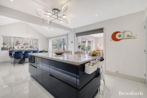 undefined, Rayleigh Road, Hutton, CM13