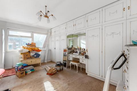 10 Temple Close, London, N3 3SB