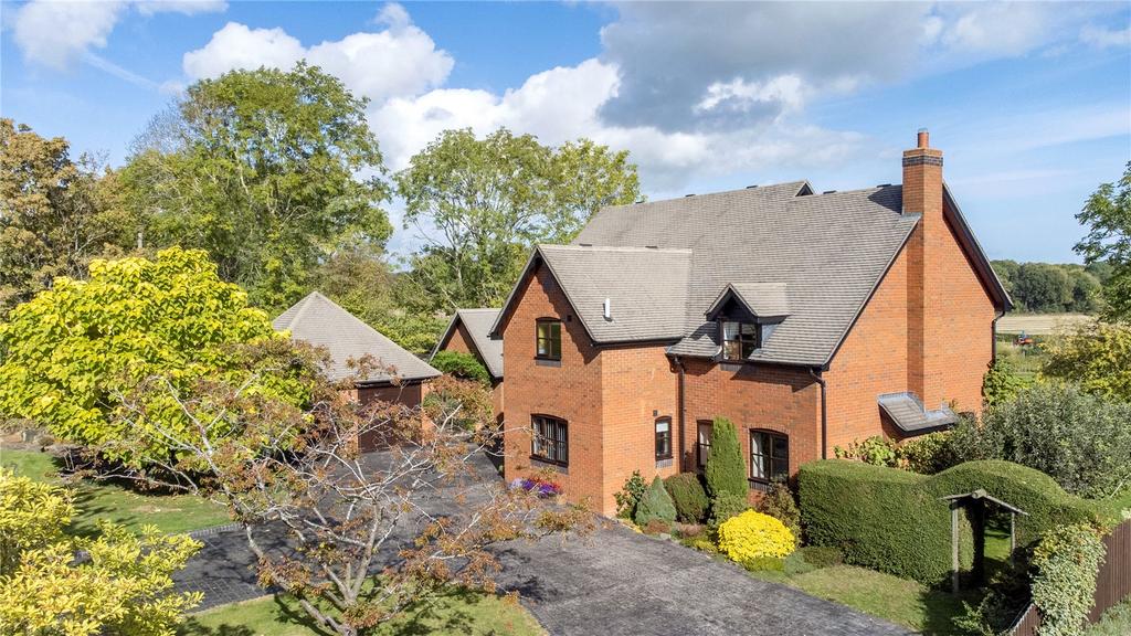 Upper Welland Road, Malvern, Worcestershire, WR14 5 bed detached house