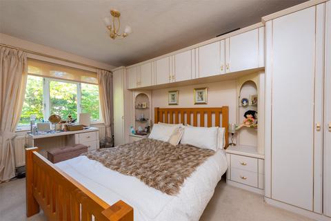 3 bedroom bungalow for sale - Camberley, Surrey, GU15