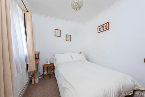 3 bedroom bungalow for sale - Camberley, Surrey, GU15