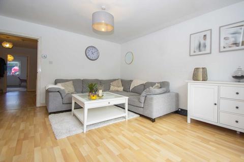 2 bedroom flat for sale - Bridgend, Stewarton