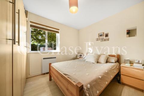 140 Langbourne Place, London, E14 3WW