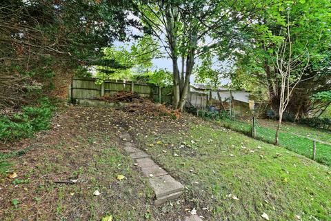 21 Colescroft Hill, Purley, CR8 4BB