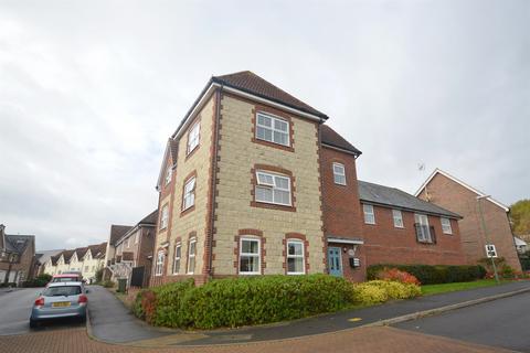 2 bedroom flat to rent, Riverside, Codmore Hill, Pulborough, RH20