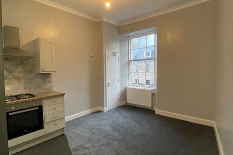 2 bedroom flat to rent, Main Street, Perth, Perthshire, PH2