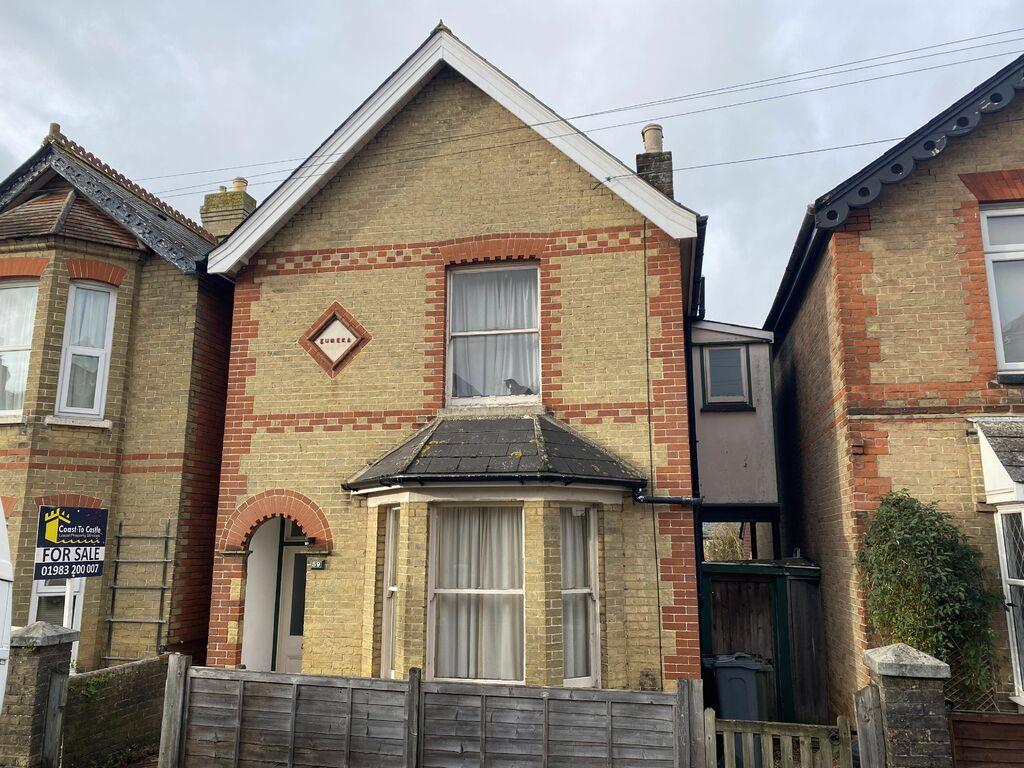 Grange Road, East Cowes 3 bed detached house for sale £265,000
