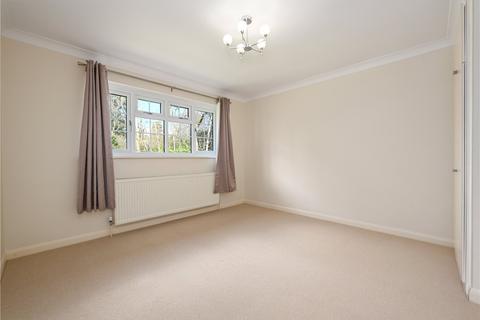 4 bedroom detached house to rent, Steels Lane, Oxshott, Leatherhead, Surrey, KT22
