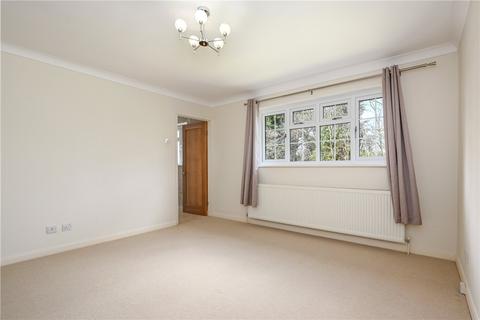 4 bedroom detached house to rent, Steels Lane, Oxshott, Leatherhead, Surrey, KT22