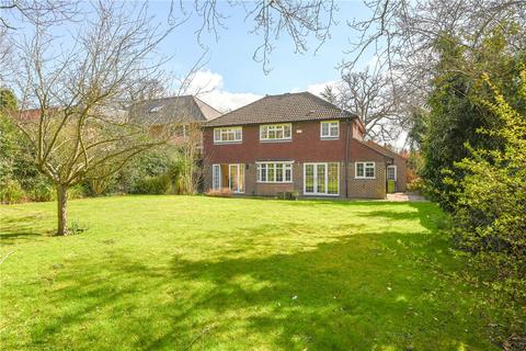 4 bedroom detached house to rent, Steels Lane, Oxshott, Leatherhead, Surrey, KT22