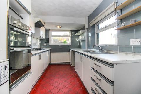 3 bedroom terraced house to rent - Whalebone Lane South, Chadwell Heath RM8
