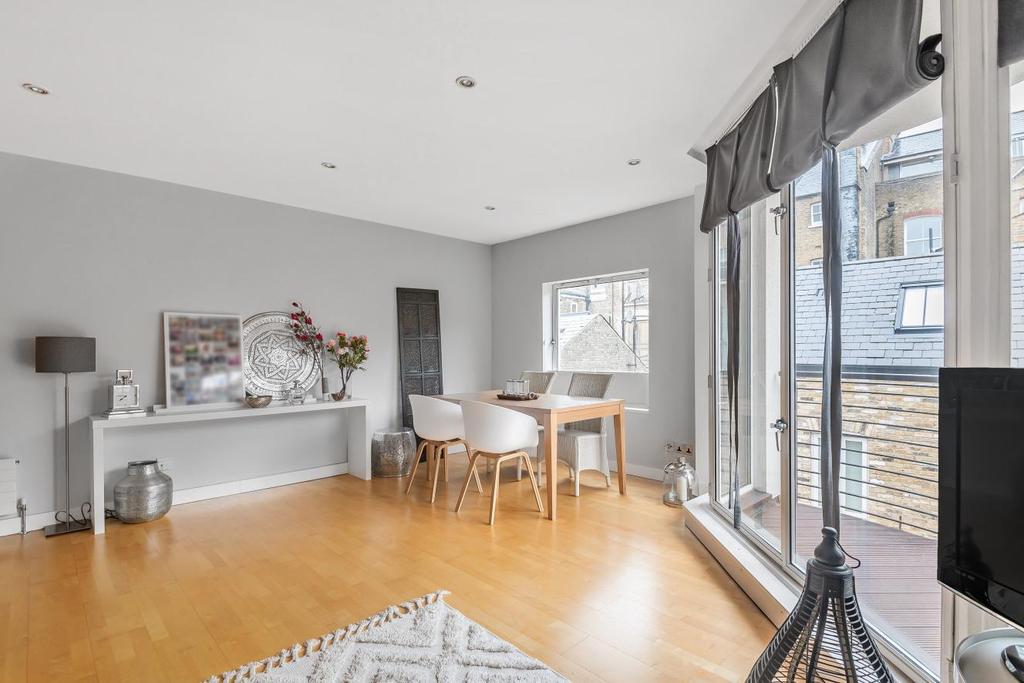 Islington Green, Islington 2 bed flat £850,000