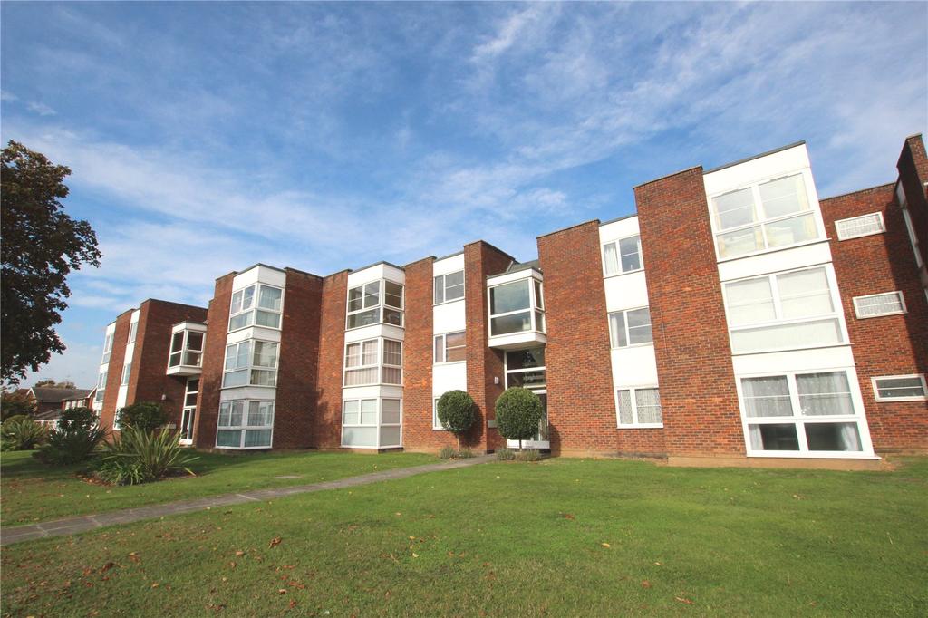 Thorpe Hall Avenue, Thorpe Bay... 2 bed apartment £255,000