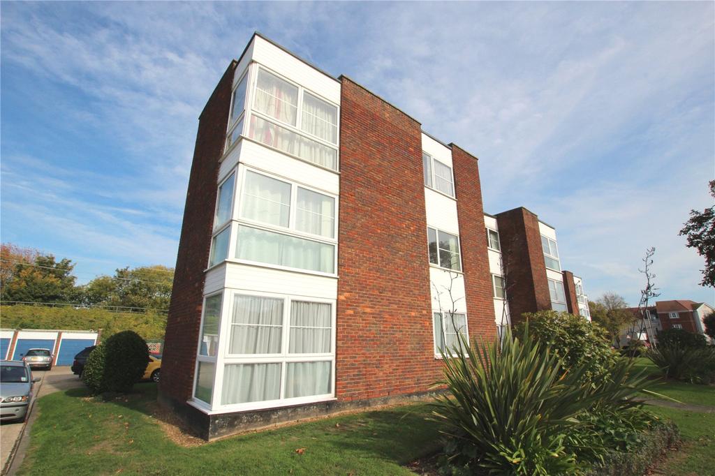 Thorpe Hall Avenue, Thorpe Bay... 2 bed apartment £255,000