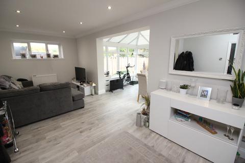 77 Hatch Gardens, Tadworth, KT20 5LD
