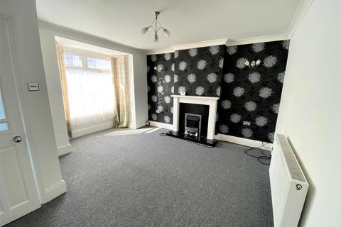 2 bedroom terraced house to rent, Clarke Avenue, Grimsby, DN31