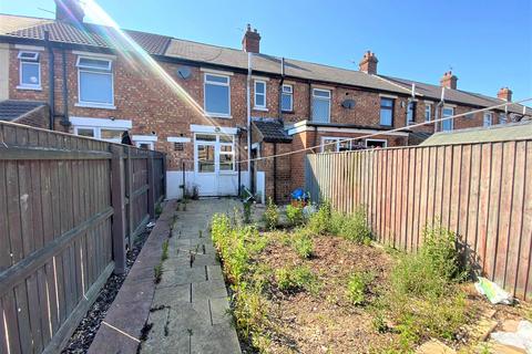 2 bedroom terraced house to rent, Clarke Avenue, Grimsby, DN31