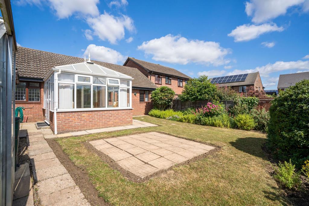The Spinney, Bar Hill, CB23 2 bed detached bungalow £380,000
