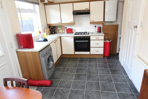 2 bedroom semi-detached house to rent, Birch Avenue, Beeston, NG9