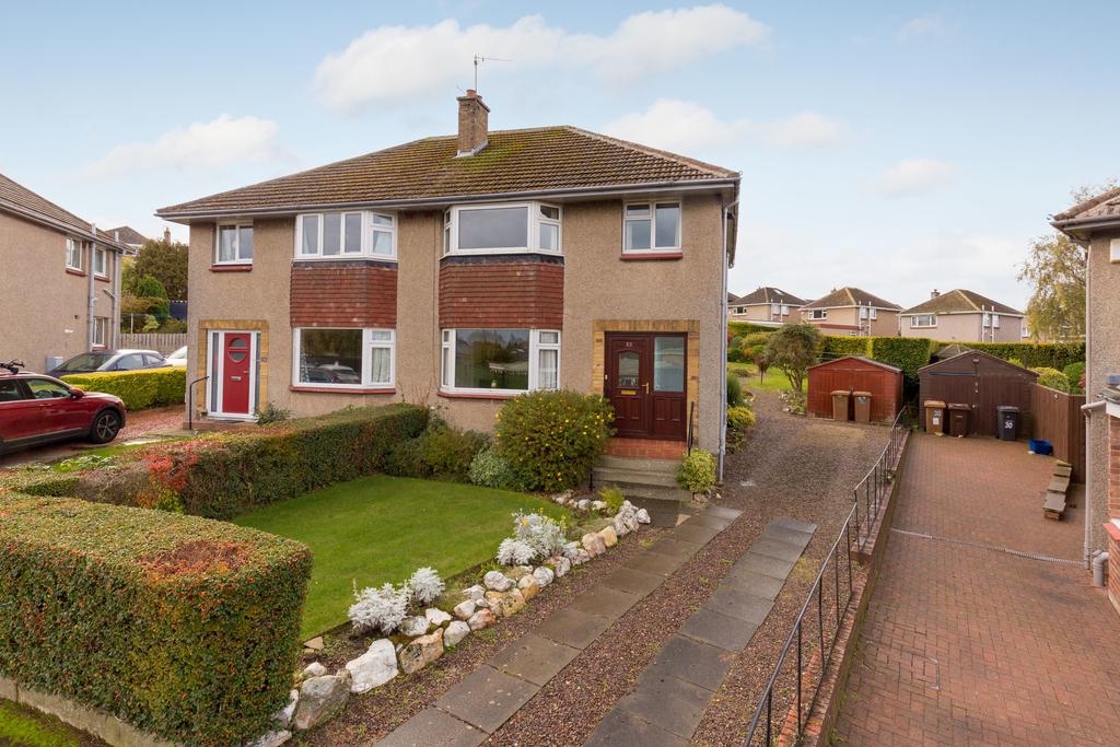 32 Thomson Crescent, Currie, EH14 5JS 3 bed semidetached house for