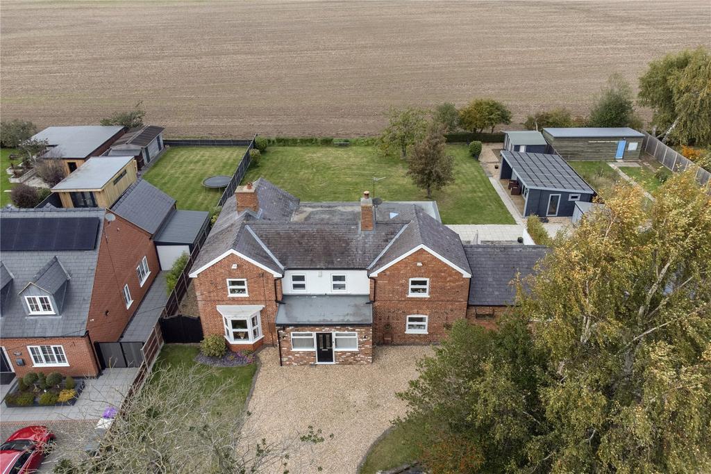 Green Lane, Woodhall Spa, Lincolnshire, LN10 5 bed detached house for