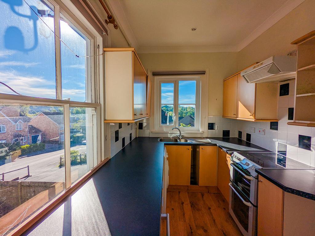 Brightling Road, Robertsbridge, TN32 1 bed apartment £185,000