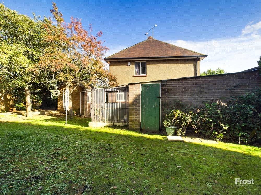 Berryscroft Road, StainesuponThames, Surrey, TW18 3 bed semidetached