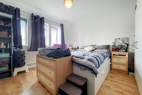 3 bedroom semi-detached house for sale - Holburne Road, SE3