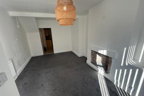 2 bedroom terraced house to rent, Banner Street, Liveprool