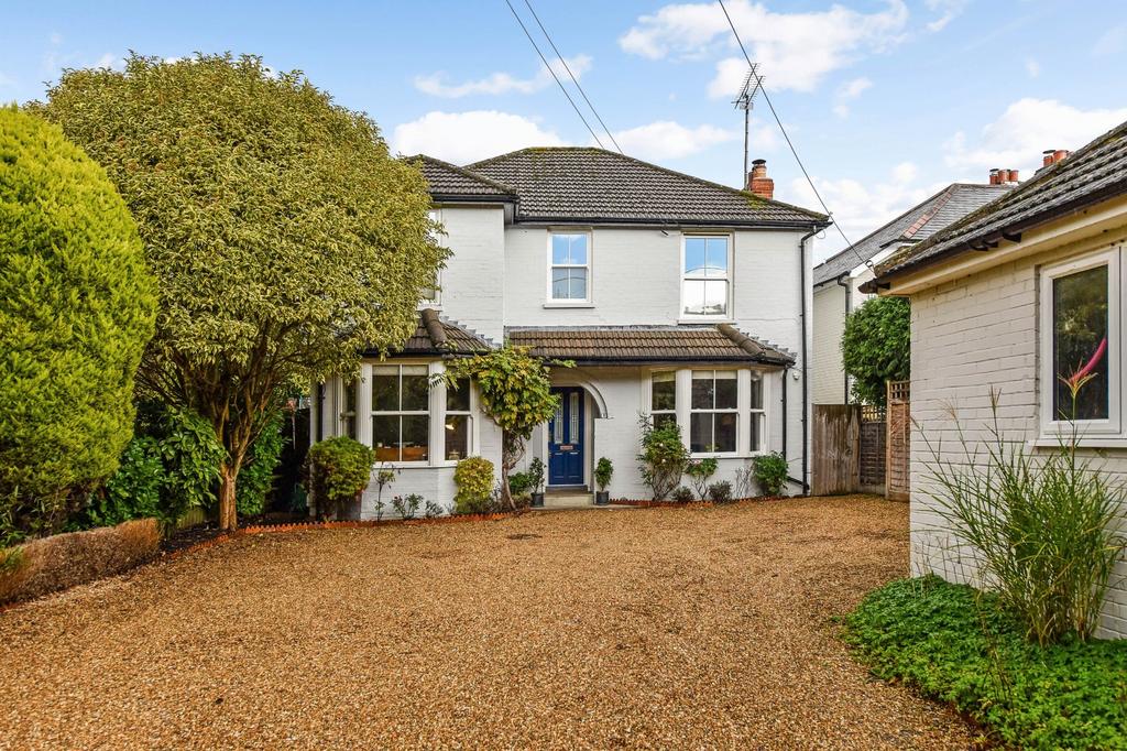 Warren Road, Liss Forest, Hampshire 4 bed detached house £795,000