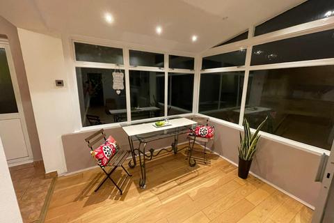 63 Elmer Gardens, Isleworth, TW7 6EZ