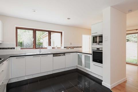 5 bedroom house to rent - Esher, Esher