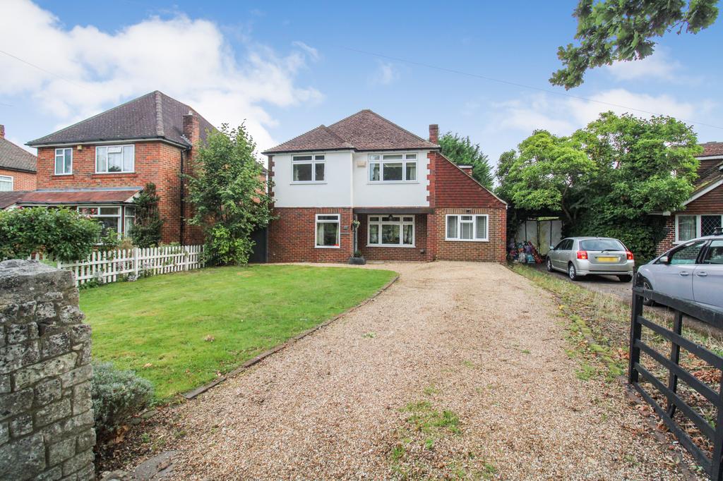Sycamore Road, Farnborough, GU14 4 bed detached house for sale £725,000