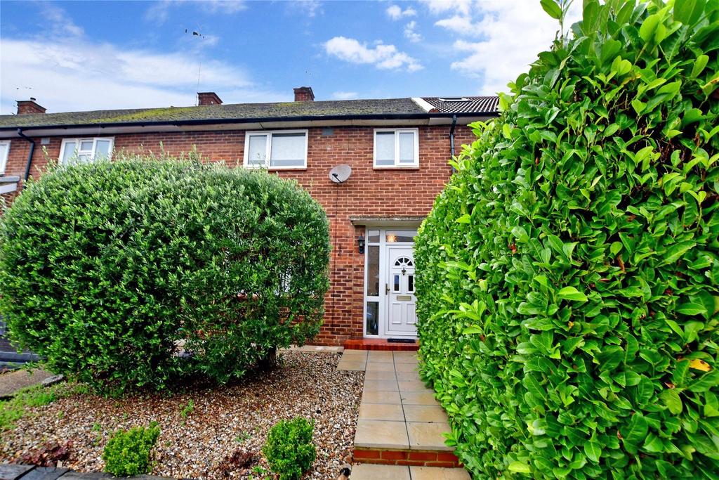 Hanson Drive, Loughton, Essex 2 bed terraced house £425,000