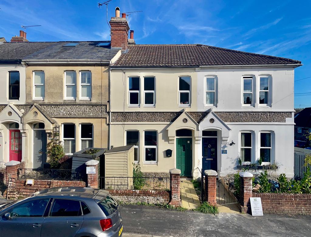 Canute Road, Winchester 4 bed terraced house for sale £640,000